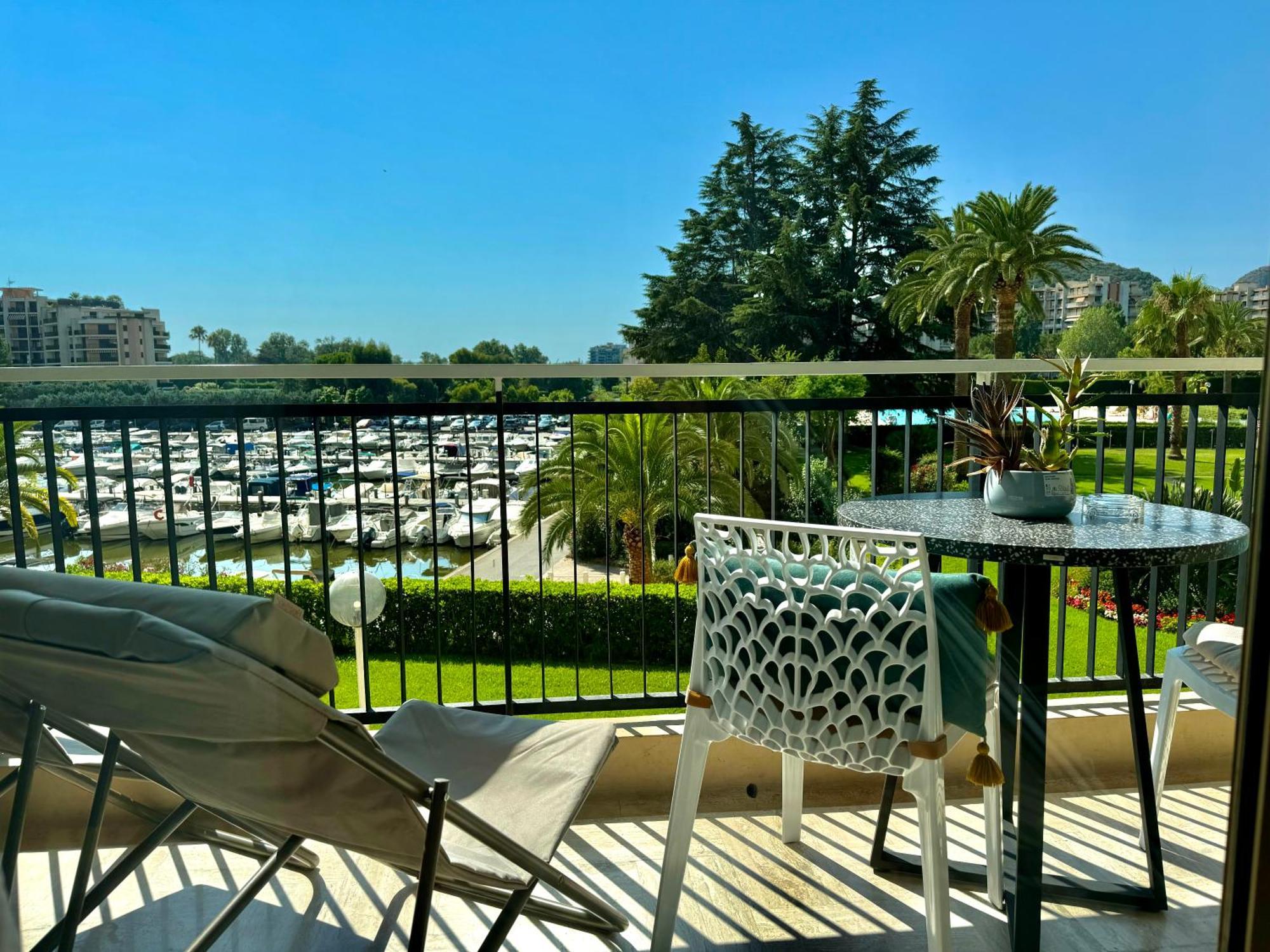 My Resid Appart Cannes Marina Vue Piscine Mandelieu Εξωτερικό φωτογραφία